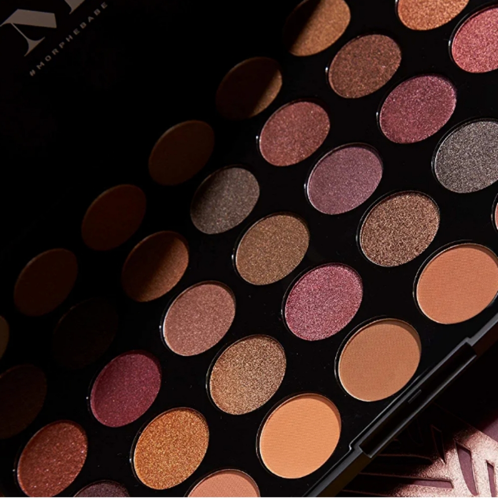 35Fall INTO Frost Eyeshadow Palette.